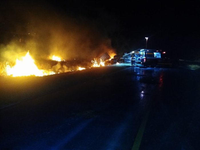  VUELCO E INCENDIO DE CAMIÓN EN BRINKMANN