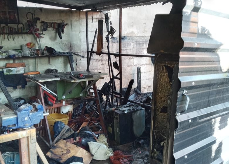  Incendio de galpón en El Tío