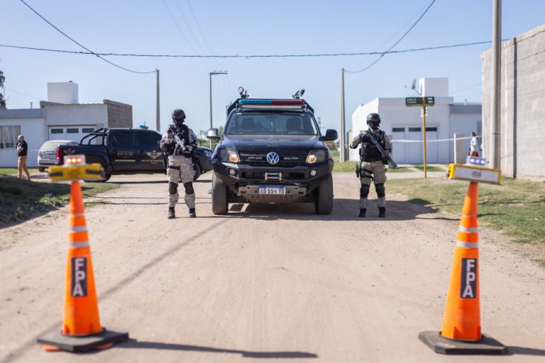  Un ladrillo de marihuana secuestrado y dos policías detenidos por venta de drogas en Arroyito y Villa Concepción del Tío